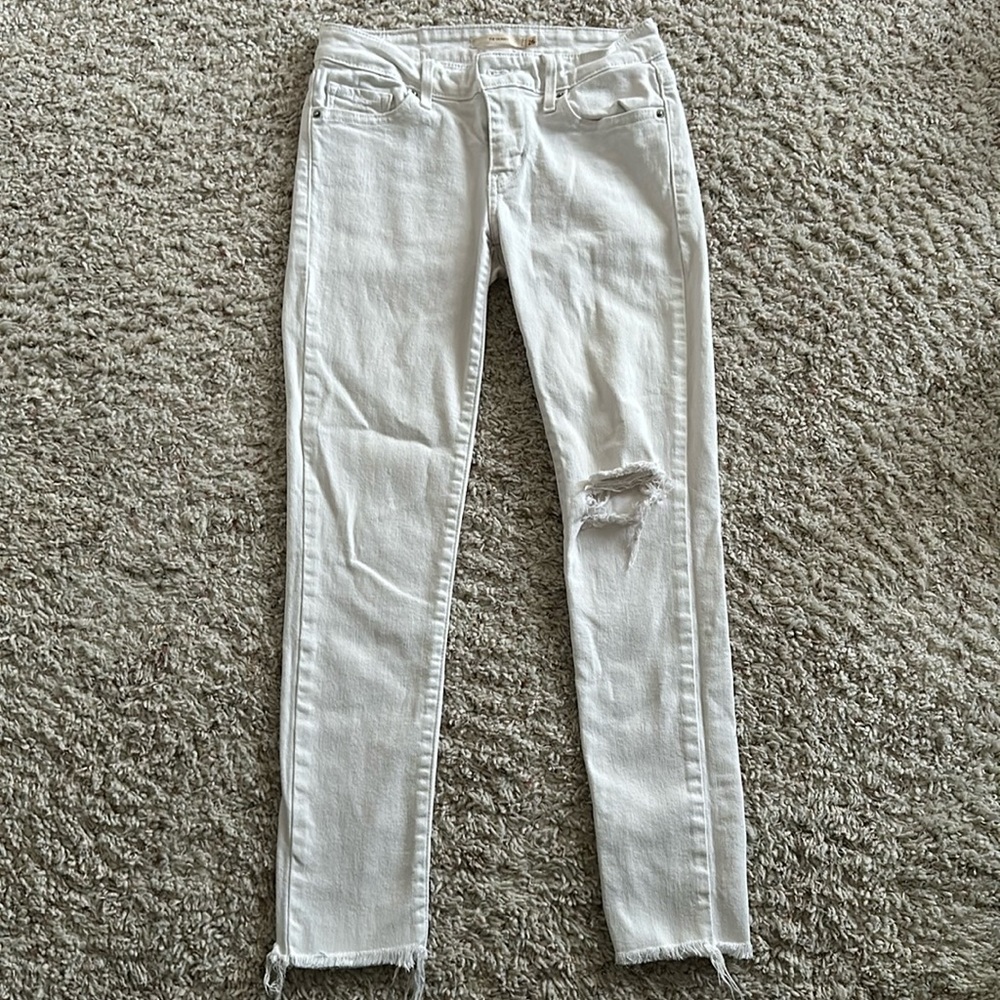 White Levi’s s skinny jeans